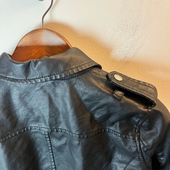 Blank NYC Racing Stripe Faux Leather Moto Jacket Black Size XSmall - Picture 9 of 11